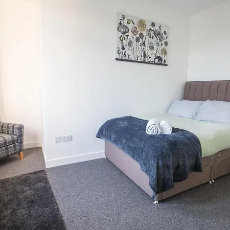 295a Two Mile Hill Apartment *