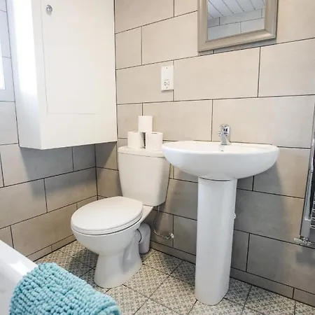 Apartment 295a Two Mile Hill Bristol