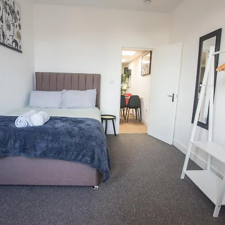 295a Two Mile Hill Apartment *